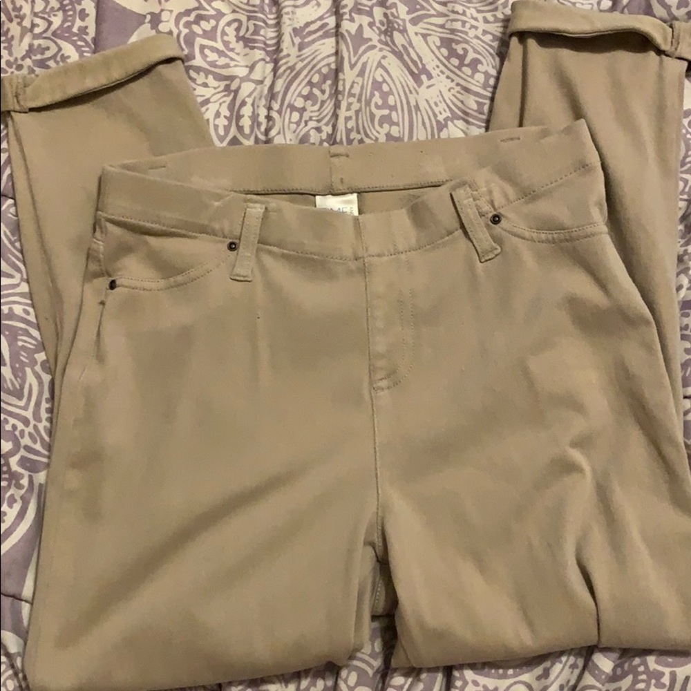 Tan Jegging Capris